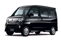 黒でキメた、「ダイハツ・アトレーワゴン」の特別仕様車の画像