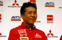 
	3連覇の夢は叶えられなかった増岡浩。悔しくないはずはないだろうが、チームプレイに徹し、2位を受け入れたその顔は、穏やかに見えた。
	 