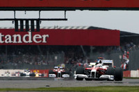 ヤルノ・トゥルーリが4番グリッドにつけたトヨタ。表彰台の一角を目指したが、スタートで失敗し、ハンドリングにも難ありで、キミ・ライコネンを何とか抑えての7位完走。ティモ・グロックは9番グリッドから9位完走で得点ならず。（写真＝Toyota）