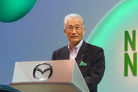 「デミオは、マツダの命運を握るクルマといっても過言ではありません」井巻久一代表取締役会長 社長兼CEOの挨拶にも力が入った。