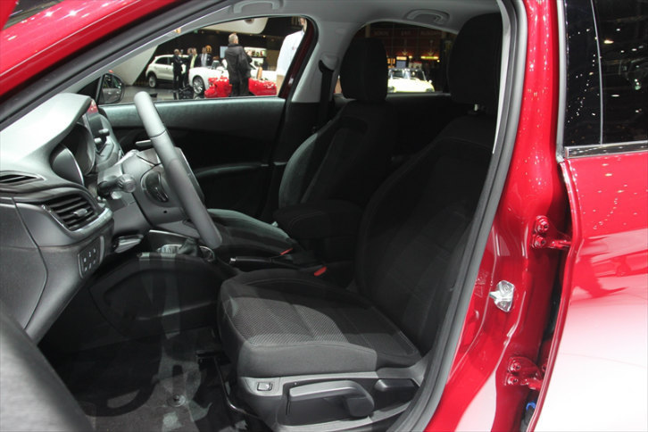 フィアット・ティーポ（5ドアハッチバック）