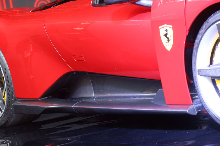 フェラーリF80（ボディーサイド）