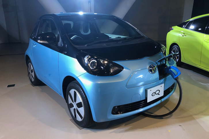 2012年に発売された「eQ」は航続距離100km（JC08モード）。価格は360万円で、100台の限定販売だった。