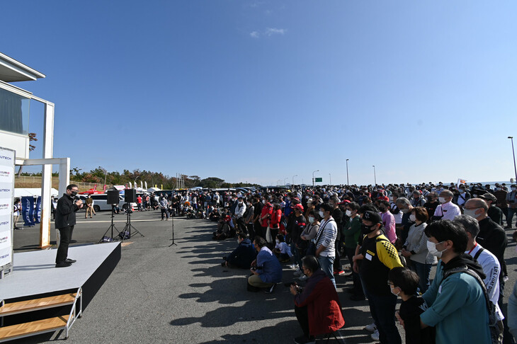 イベントは、日産モータースポーツ＆カスタマイズの片桐隆夫社長のあいさつでスタート。