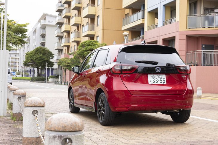 ホンダ・フィットe：HEVホーム ブラックスタイル