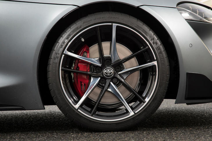 トヨタ・スープラ（タイヤ＆ホイール）