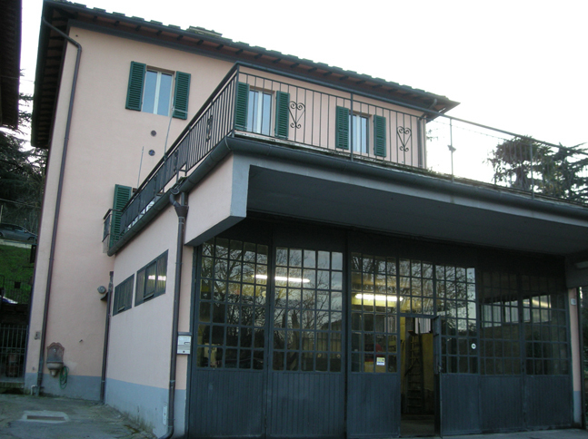 電装関係のプロである、エレットラウト。わが街シエナにあるこの店は、一見何のショップだかわからないが、多くの人はその存在を知っている。