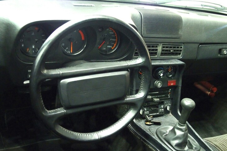 ポルシェ924カレラGTSスタイル（1980年）