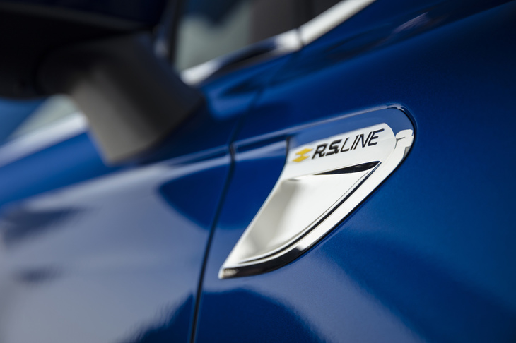 「R.S.ライン」は、ルノーのモータースポーツ／高性能車開発部門であるルノー・スポールが手がけた内外装などが特徴だ。