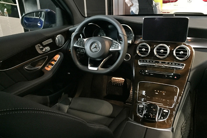 「GLC350e 4MATICクーペ スポーツ」のインテリア。