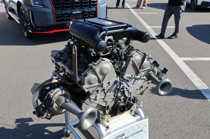 こちらの2006年型「VQ30DETT」エンジンは、全日本GT選手権のGT500クラスに、2002年から2006年にかけて参戦していた「R34 GT-R」と「Z33」に搭載されたもの。これが「パトロールNISMO」の前に展示されていた理由を尋ねると、当時、このレースエンジンを開発していたメンバーがパトロールNISMOのエンジンチューニングを担当しているからだそう。NISMOのレース活動の知見が、市販車に生かされているのだ。
