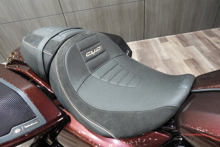 ハーレーダビッドソンCVOロードグライド