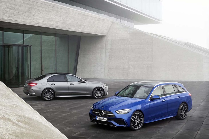 「メルセデス・ベンツCクラス」（写真左）と、同「ステーションワゴン」（右）。