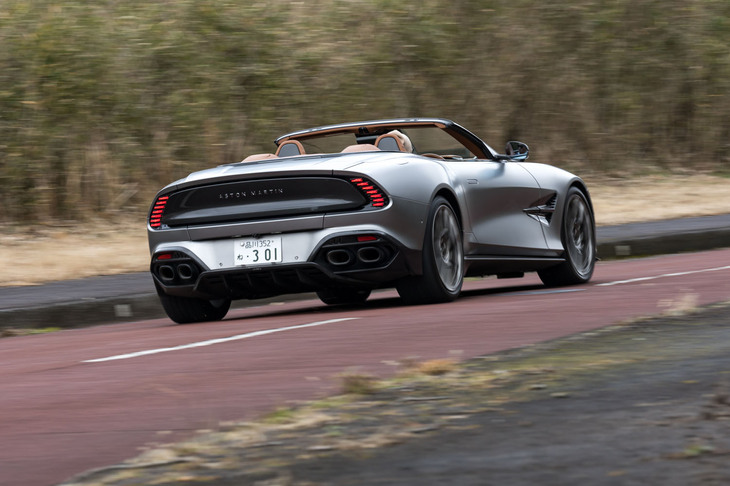 素性のよさとチューニングの妙により、クーペと変わらぬ動力性能とドライブフィールが実現されていた「ヴァンキッシュ ヴォランテ」。もはやオープントップを選ぶうえでも、パフォーマンスの低下を心配する必要はないのだ。
