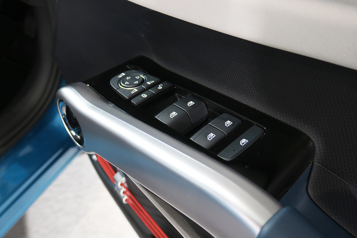 BYDアットスリー（フロントドアコンソール）