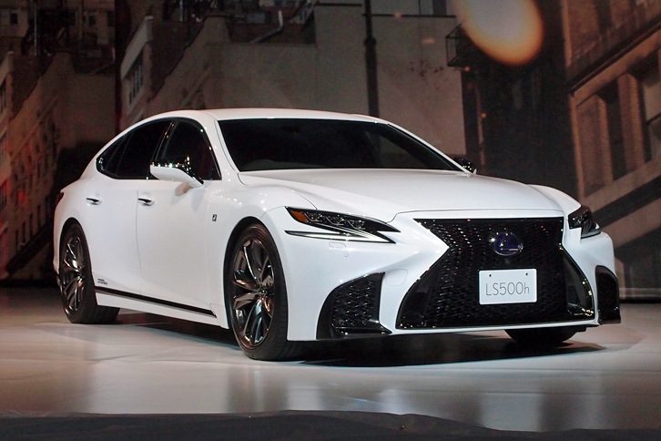 「LS500h“Fスポーツ”」