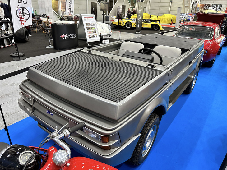 初代「フィアット・パンダ4×4」をベースに、パオロ・マルティンがデザイン、カロッツェリア・サヴィオが製作した「フリーリー」（1987年）。