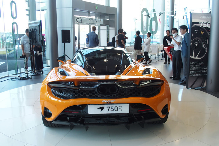 マクラーレン750S（リアビュー）