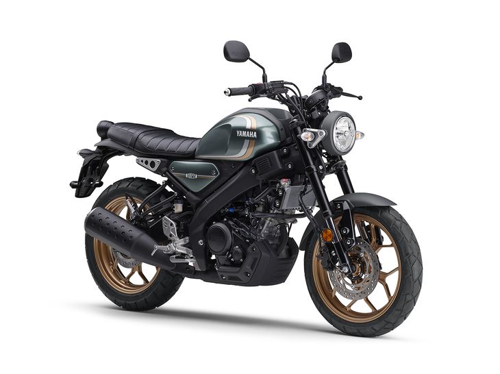 車体色が「グリーニッシュグレーメタリック2」のモデル。
