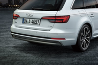 「アウディA4」の限定車「タキシードスタイル」発売の画像