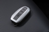 王冠マーク入りの「クラウン」専用キーを標準装備。「Z」でもディーラーオプションで選べる。