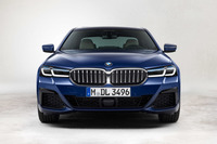 BMWが「5シリーズ セダン／ツーリング」をマイナーチェンジ　渋滞時ハンズオフ機能を採用の画像