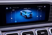 センタースクリーンを介して4輪の車高を個別に調整できるのもユニークだ。厳しい岩場などでの走破性を高めるというこれらの機能を、次回は過酷なシチュエーションで試してみたい。