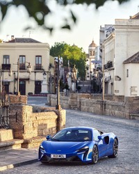 安全装備の充実もセリングポイントのひとつ。「アルトゥーラ」にはマクラーレン車として初めて、ADASが搭載された。