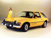 「AMCペーサー」
	AMCが販売した異様にグラスエリアが広い乗用車。前衛的なデザインが一部で支持されたが広い層からの人気は得られなかった。発売されたのは、『ボヘミアン・ラプソディ』リリースと同じ1975年である。