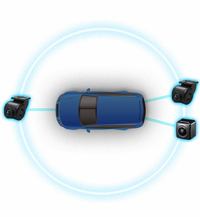前後に設置したカメラ画像はストラーダナビ画面上での確認が可能。地図画面と実際のカメラ画像との2画面表示などもできる。