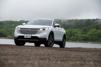 シンプルでありながら個性を主張するホンダ車があふれていた1980年代への原点回帰だという新型「ヴェゼル」。