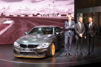 2015年の東京ショーでは、BMWグループも「BMW M4 GTS」、新型「MINIコンバーチブル」と、2台のワールドプレミアを会場に持ち込んだ。