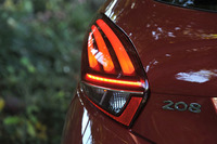 プジョー208アリュール シエロパッケージ