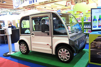FAMオートモビルの「F-シティ」。バッテリーは取り外し可能。EVのほか天然ガス動力、両者のハイブリッドもある。