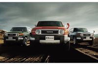 「トヨタFJクルーザー」
    