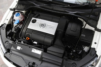 2リッターターボエンジンは256psを発生する。