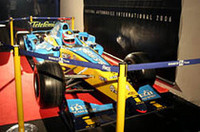 史上最年少のF1シリーズ・チャンピオンに輝いたフェルナンド･アロンソが駆った「ルノーR25」も会場に展示された。
