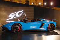 「アヴェンタドールLP750-4 スーパーヴェローチェ ロードスター」