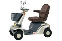 スズキ、電動車両「セニアカー」に上級車種追加の画像