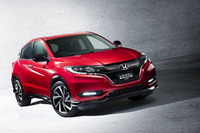 2016年2月下旬に発売予定の「ホンダ・ヴェゼルRS」。