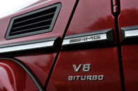 登場から33年を経て、今なお進化し続ける「Gクラス」。最新の5.5リッターV8直噴ツインターボエンジンを得て、従来の「G55 AMG」より37ps強力な544psを誇る。