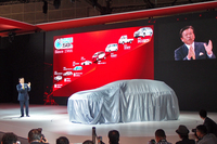 プレスカンファレンスの冒頭、三菱の相川哲郎社長は、同社のSUVおよびEV開発の歴史を紹介した。