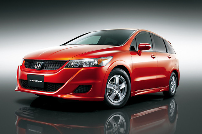「ホンダ・ストリームZS スポーティエディション」