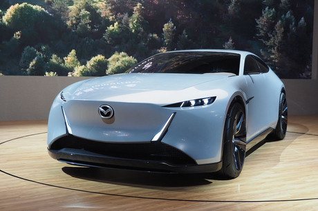 「ジャパンモビリティショー2025」で、コンセプトモデル「MAZDA VISION X-COUPE（ビジョン クロスクーペ）...
