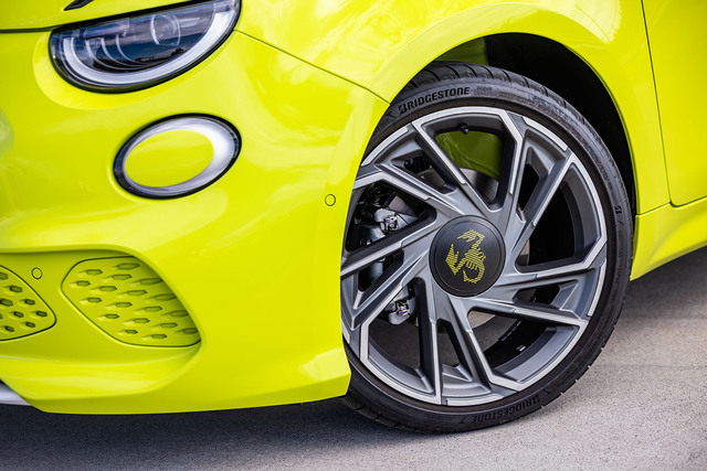 アバルト500e純正ホイール ABARTH アバルト 500 純正 8スポーク ホイール 4本 6.5J-16