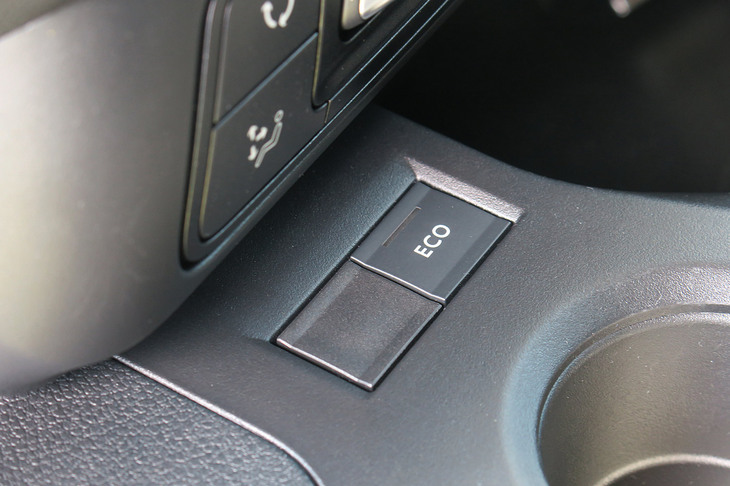 フィアット・ドブロ（「ECO」モードスイッチ）