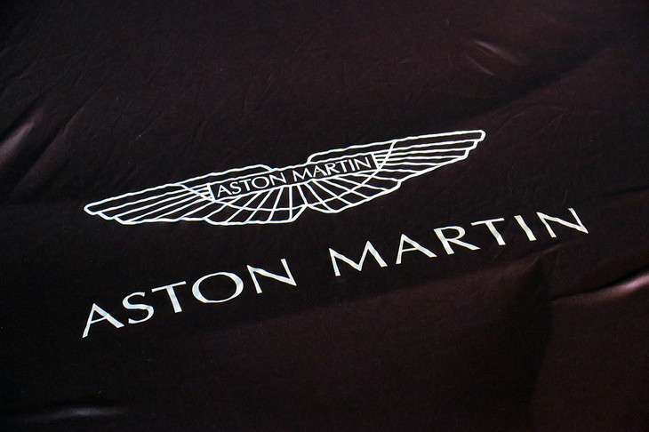 「ヴァルハラ」は、2017年に発表された「ヴァルキリー」に続く、アストンマーティン第2の（「ヴァルキリーAMRプロ」を含むと第3の）ハイパーカー。V12エンジンにモーターを加えたハイブリッド機構が搭載されるヴァルキリーに対し、ややロードカーよりのキャラクターとされている。