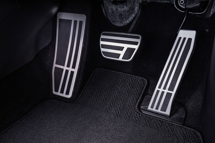 NX350“Fスポーツ”（ペダル＆フットレスト）