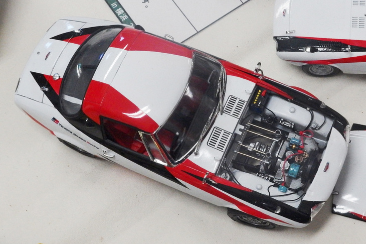 TOYOYA GAZOO Racingカラーに塗られた「トヨタ・スポーツ800」は、日東～フジミの1/24キットをベースにディテールアップ。
