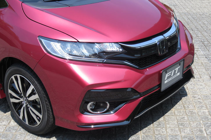 ホンダ・フィット ハイブリッドS Honda SENSING（フロントマスク）